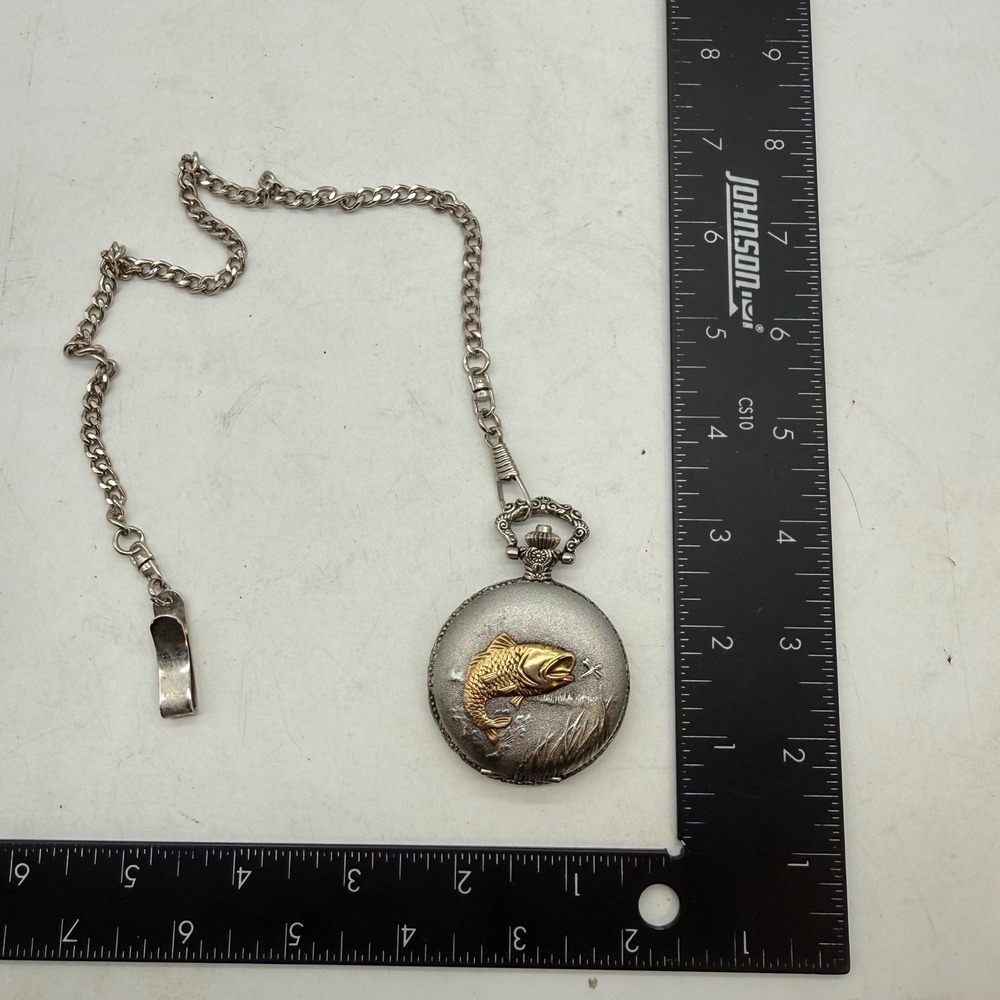 Silver Tone Bass Fish Embossed Pocket Watch Quartz Japan Movt Chain WORKS‎